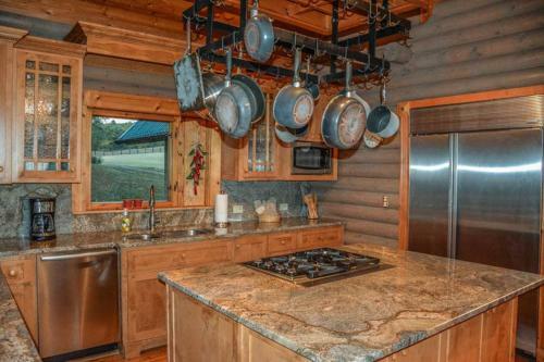 Falling Waters Mountain Lodge