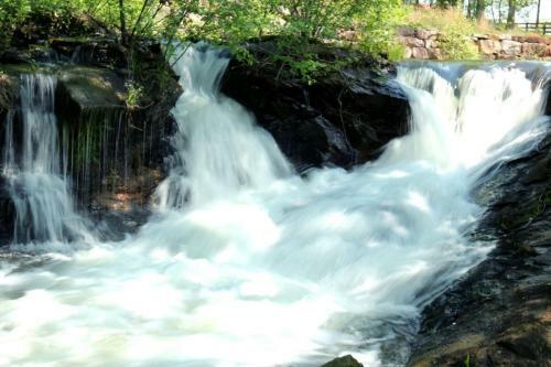 Falling Waters Mountain Lodge