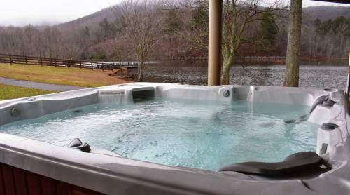 Falling Waters Mountain Lodge