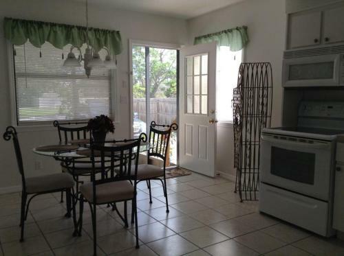 Villa Two Bedroom Paradise Cove Unit 10