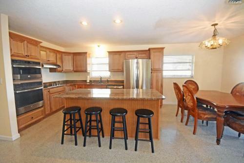 2585 N. Beach Rd