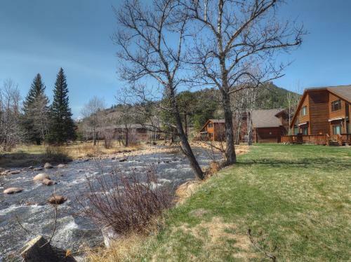 Rambling River Townhouse
