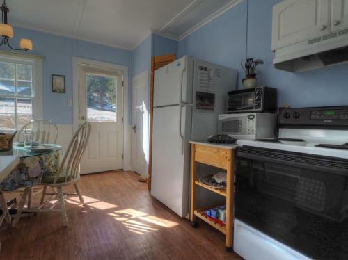 Murphy's Riverside Cottage - E.v. Reg #3362