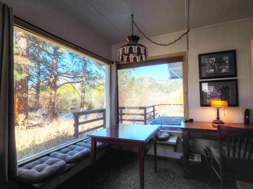 Murphy's Riverside Cottage - E.v. Reg #3362