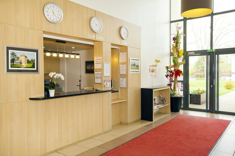 Hotel Residhome Bures La Guyonnerie