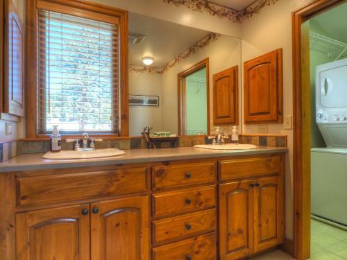 High Drive Cabin 2161