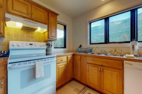 Estes Park Escape