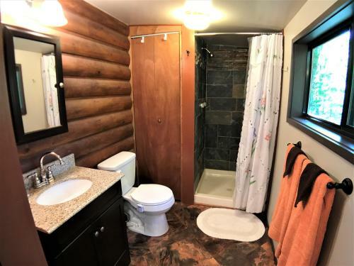 Lodge Hyde Hollow Cabin