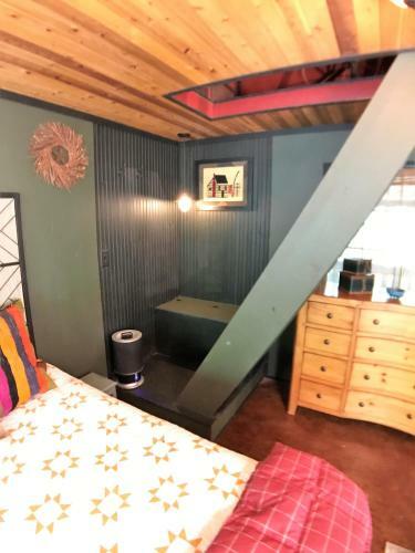 Lodge Hyde Hollow Cabin