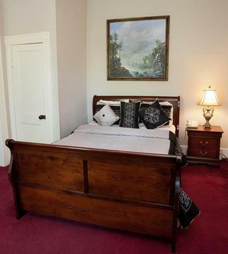 New Orleans Hotel Eureka Springs