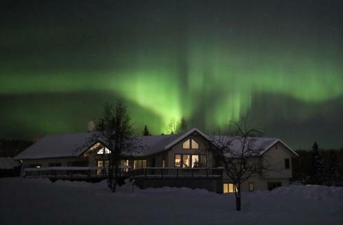 Aurora & Denali View Apartment