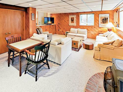 5 Redgate Lane Home