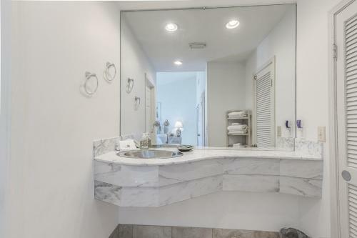 Apartamento 211 Sailmaker Condo