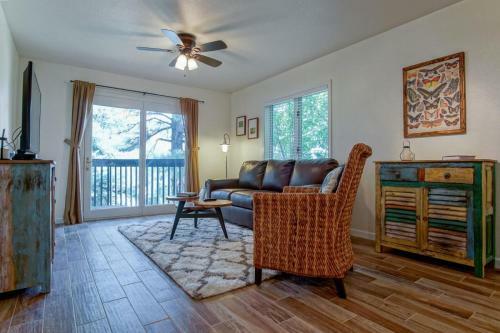Trendy Country Club Condo