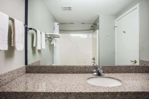 Hotel Days Inn & Suites By Wyndham Foley