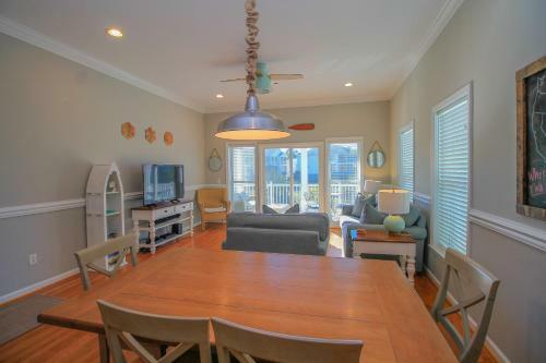 Apartamento 91 Waters Edge Folly Charm