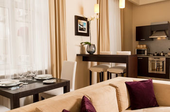 Hotel Senator Apartments Executive Court
