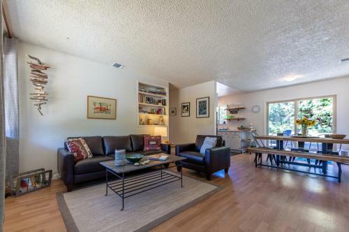 Coastal Conifer Hideaway