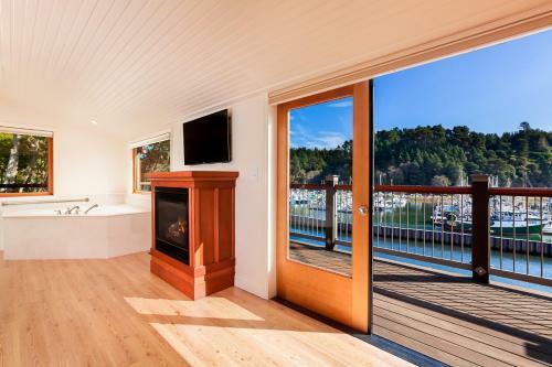Hotel Noyo Harbor Inn