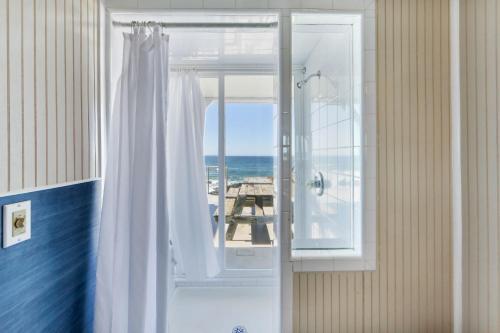 Sea Cove