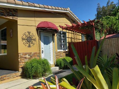 Apartamento Tropical Studio With Private Kitchen And Bath