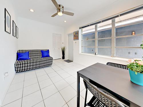 232 Nw 23rd Street Townhouse #1