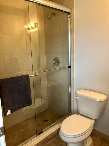 New! Luxury Modern House Close To Everything