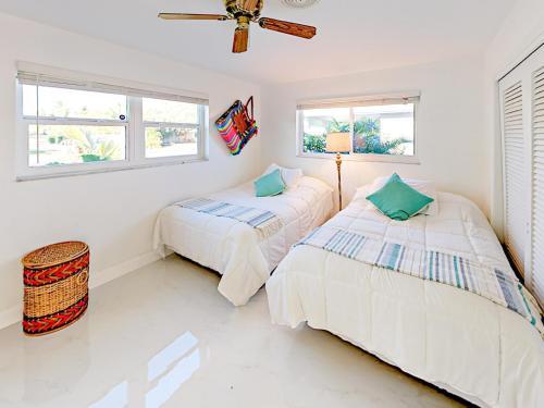 Lustrous Porcelain Floors Home