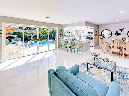 Lustrous Porcelain Floors Home
