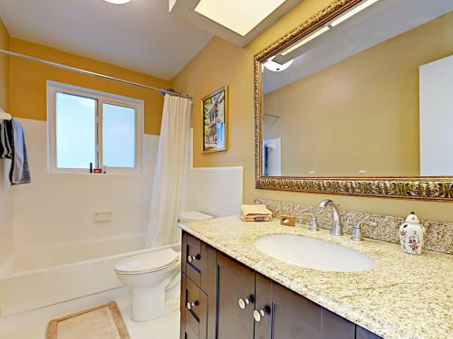 Lustrous Porcelain Floors Home