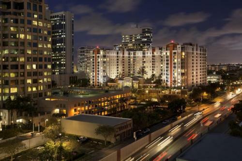 Fully Furnished Apartments - Las Olas