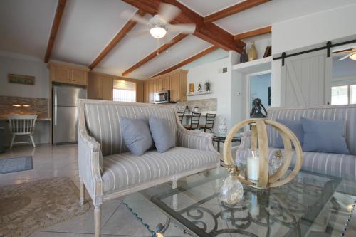 230 Palermo Cirle Home
