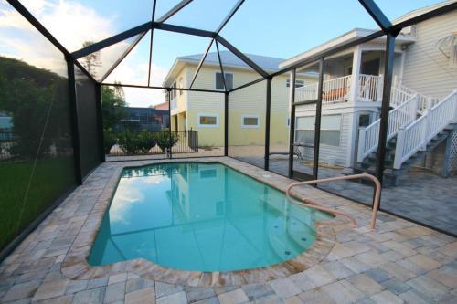 230 Palermo Cirle Home