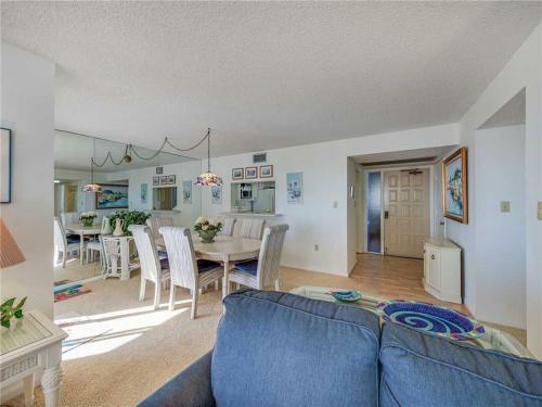 Sandarac B511, 2 Bedrooms, Gulf Front Pool Access, Wifi, Sleeps 6