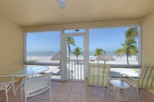 Hotel Tiki On The Beach