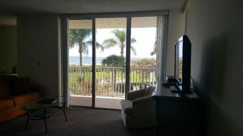 Estero Beach & Tennis #105b Apartment