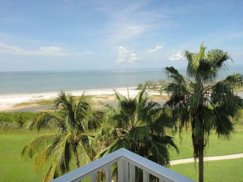 Estero Beach & Tennis #506a Apartment