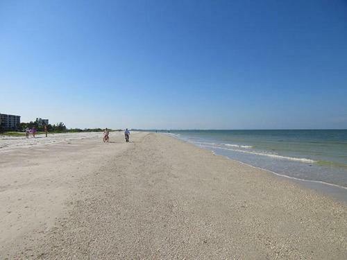 Estero Beach & Tennis #1106a Apartment