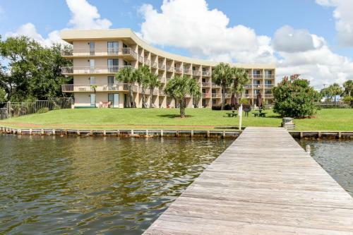 Pirates' Bay Marina
