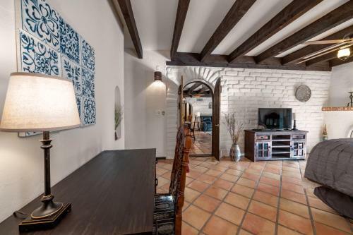 Marathon Villa