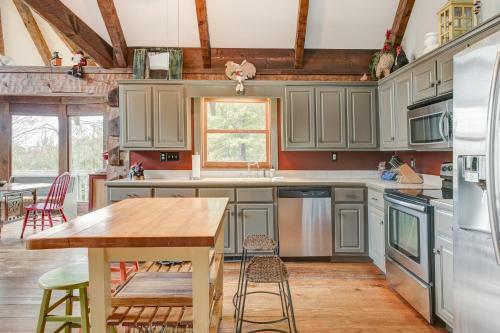 2521 Goose Creek Byp Cottage