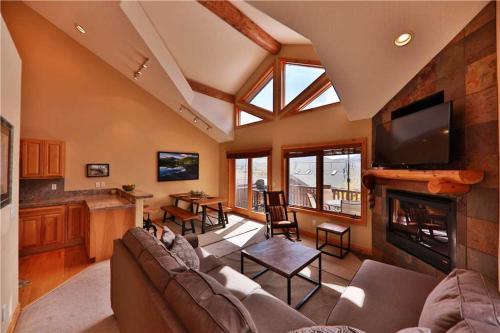 Spruce Ridge 706d Home