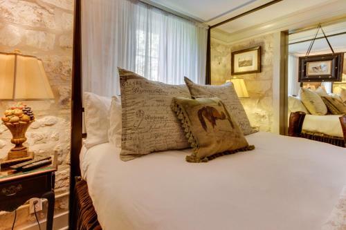 Eva's Guest House
