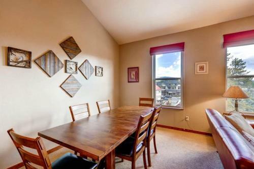 Bears Den B10