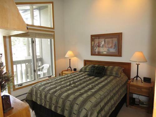 Cross Creek 207