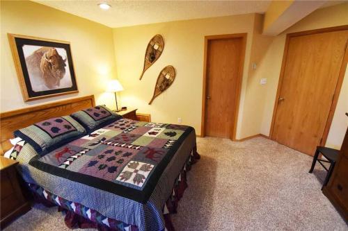 Cross Creek 308 (condo)