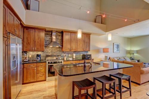 B202 Watertower Place Townhouse