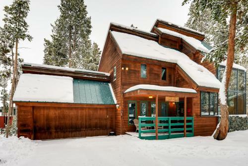 Four-bedroom House At Red Feather With Sauna