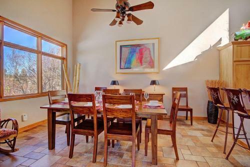 401 Creekside Townhome Home