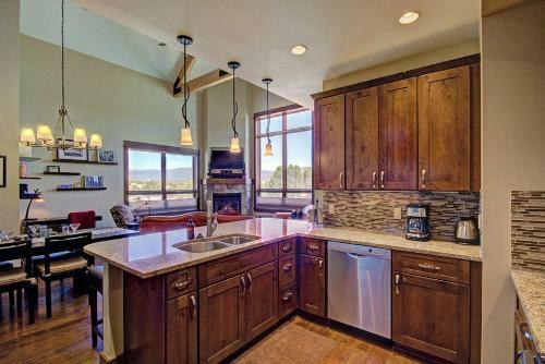 B201 Watertower Place Townhouse